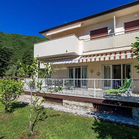 Ferienapartment Mit Terrasse Fuer Sechs Personen * Mošćenička Draga