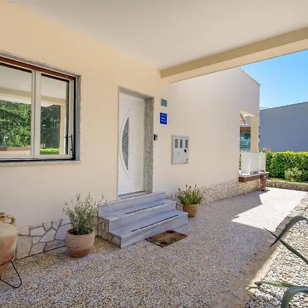 Ferienapartment Mit Terrasse Fuer Sechs Personen Mošćenička Draga
